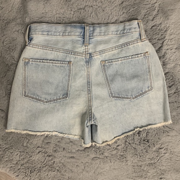 DONATED NWT Girls High Rise Distressed Shorts - Picture 2 of 3